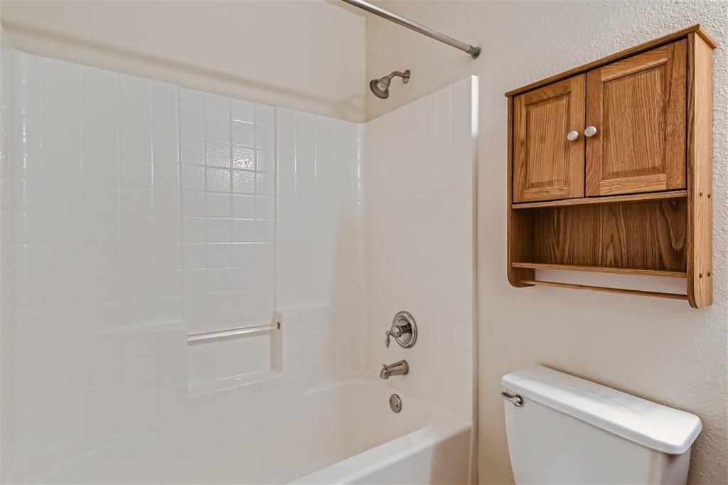 351 Canterbury Dr Property Photo 11