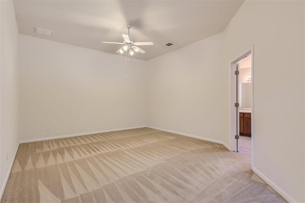 351 Canterbury Dr Property Photo 15