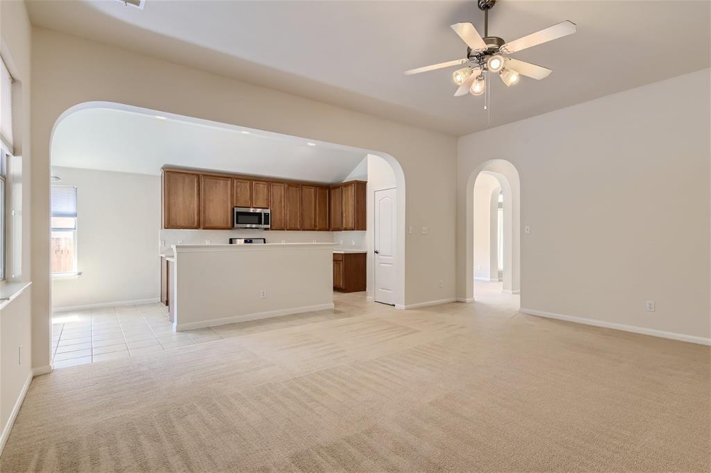 351 Canterbury Dr Property Photo 18