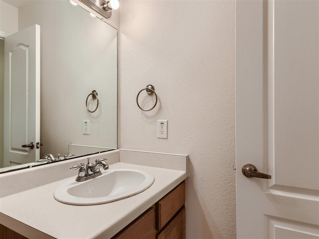 351 Canterbury Dr Property Photo 34