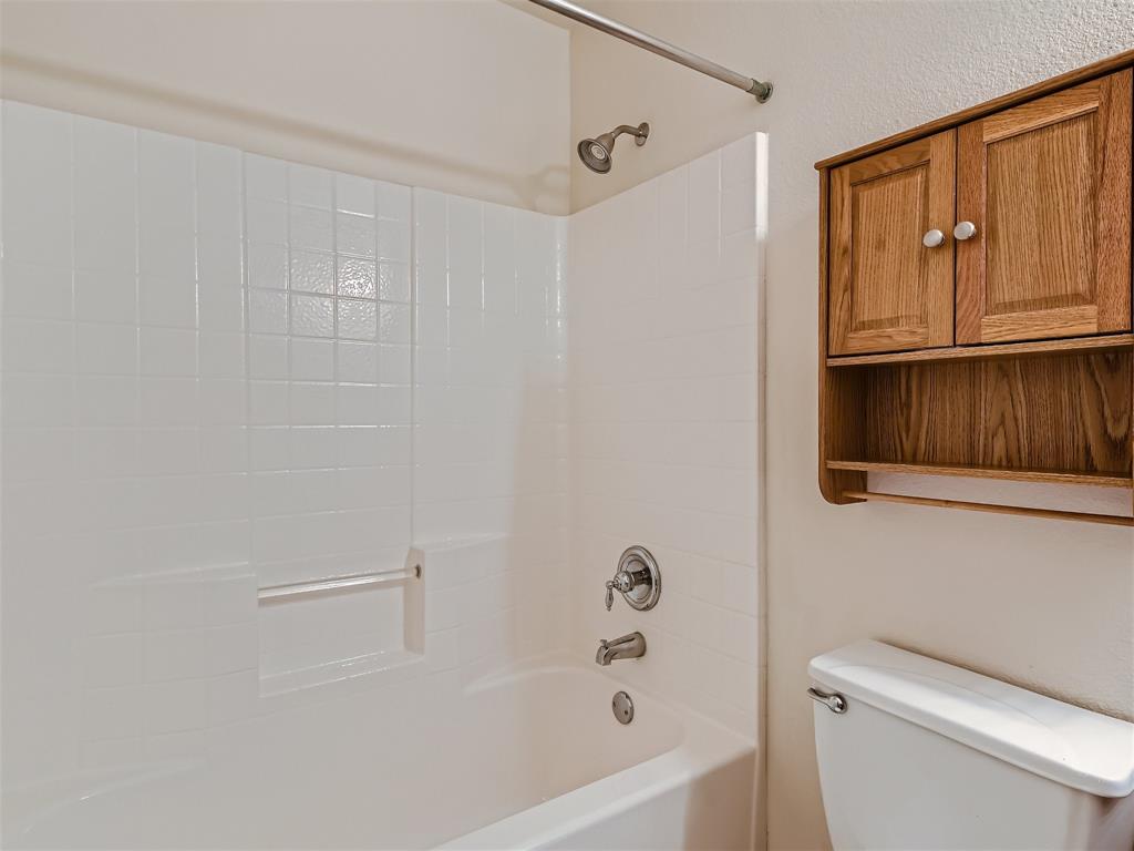 351 Canterbury Dr Property Photo 35