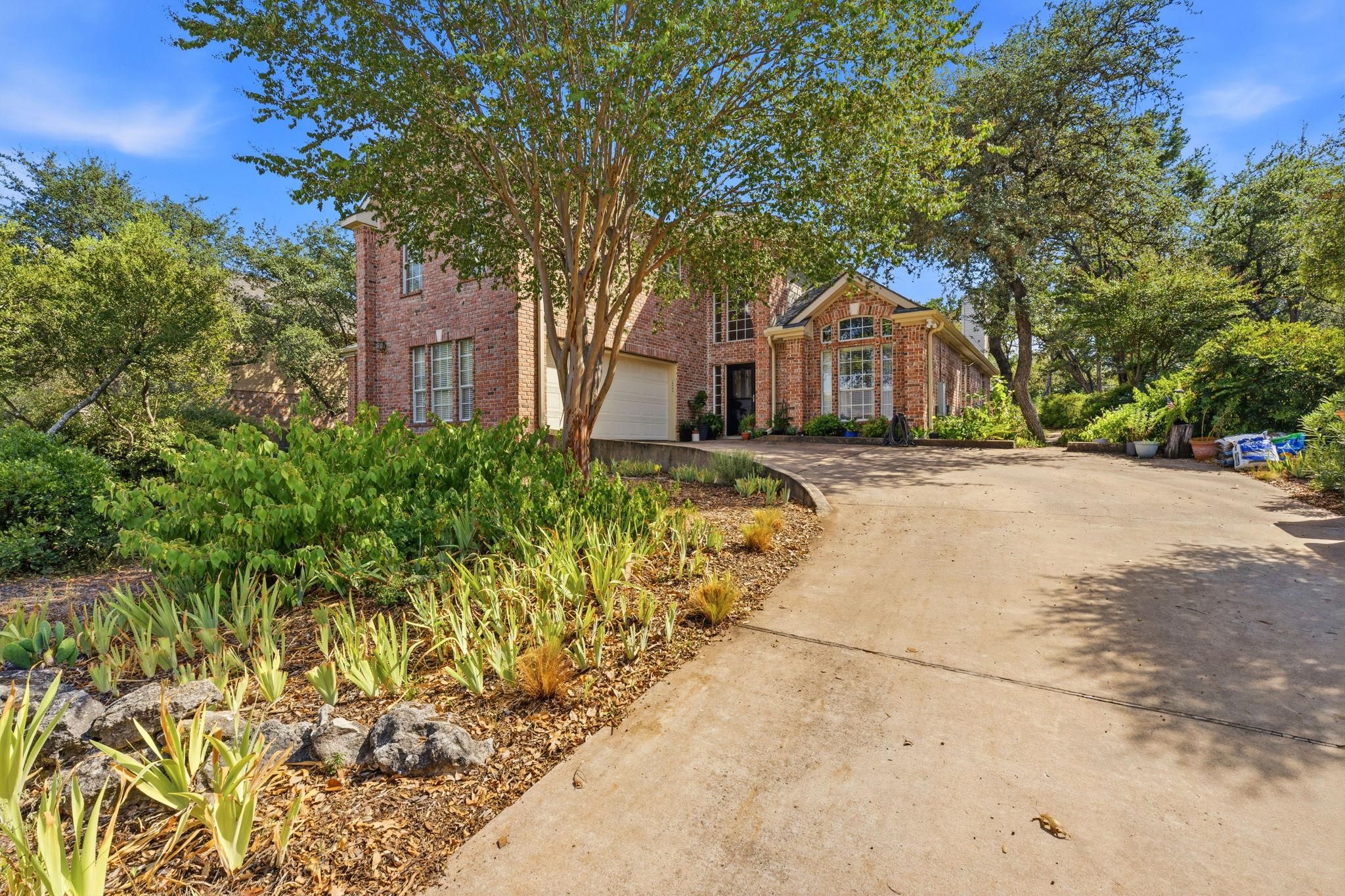10505 Grand Oak Cir Property Photo
