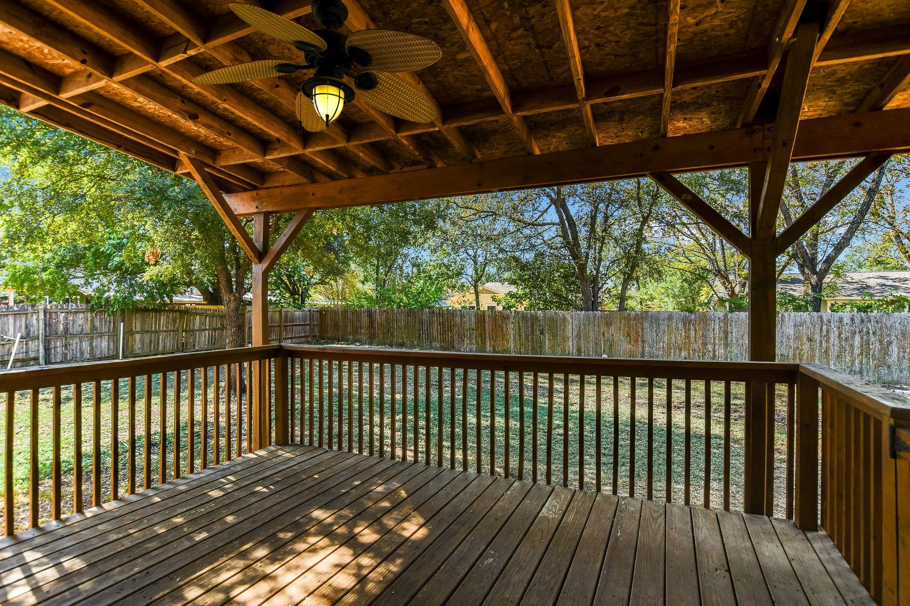 903 Burnt Oak Ct Property Photo 3