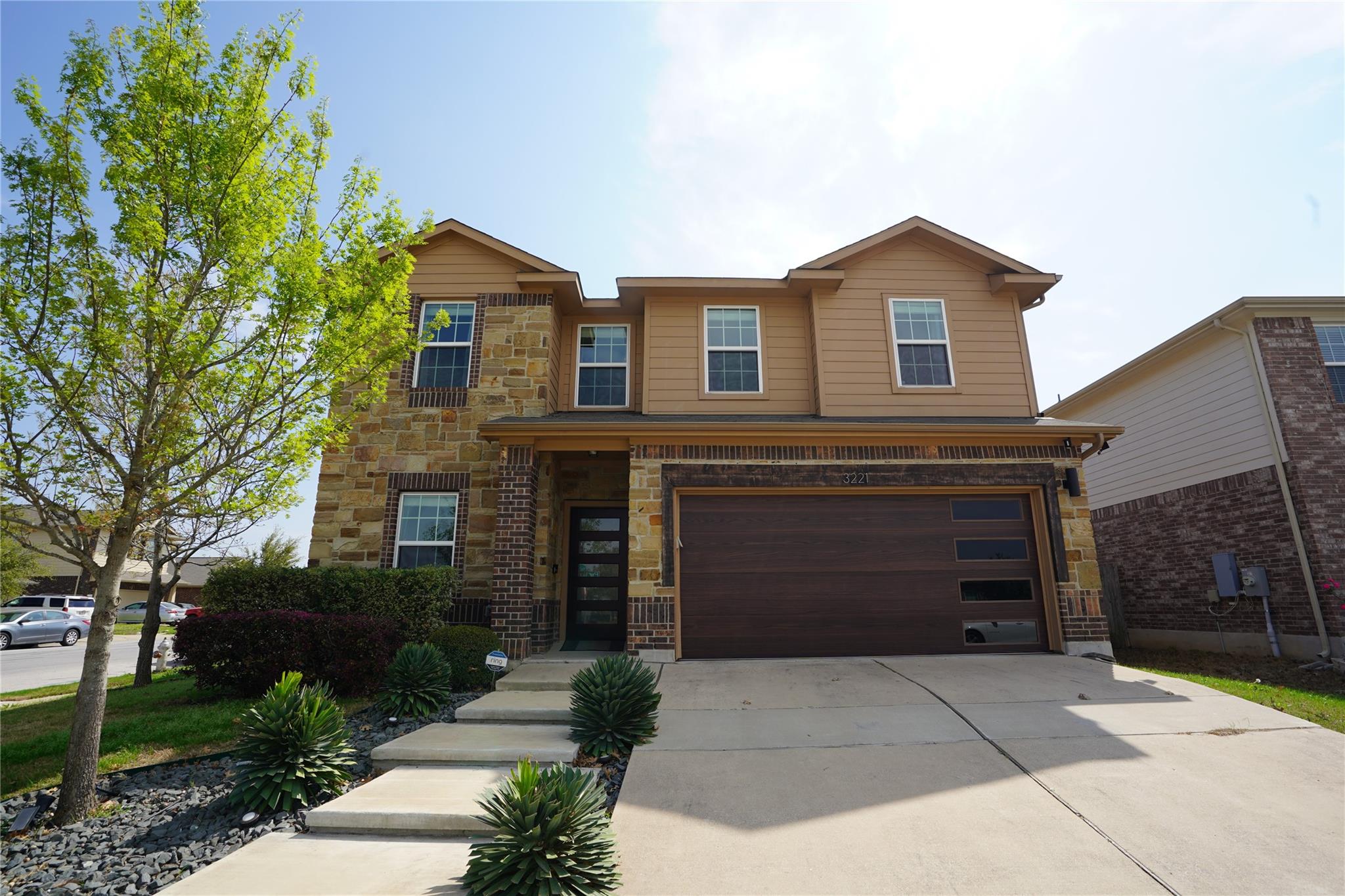3221 Pearlman Dr Property Photo 1