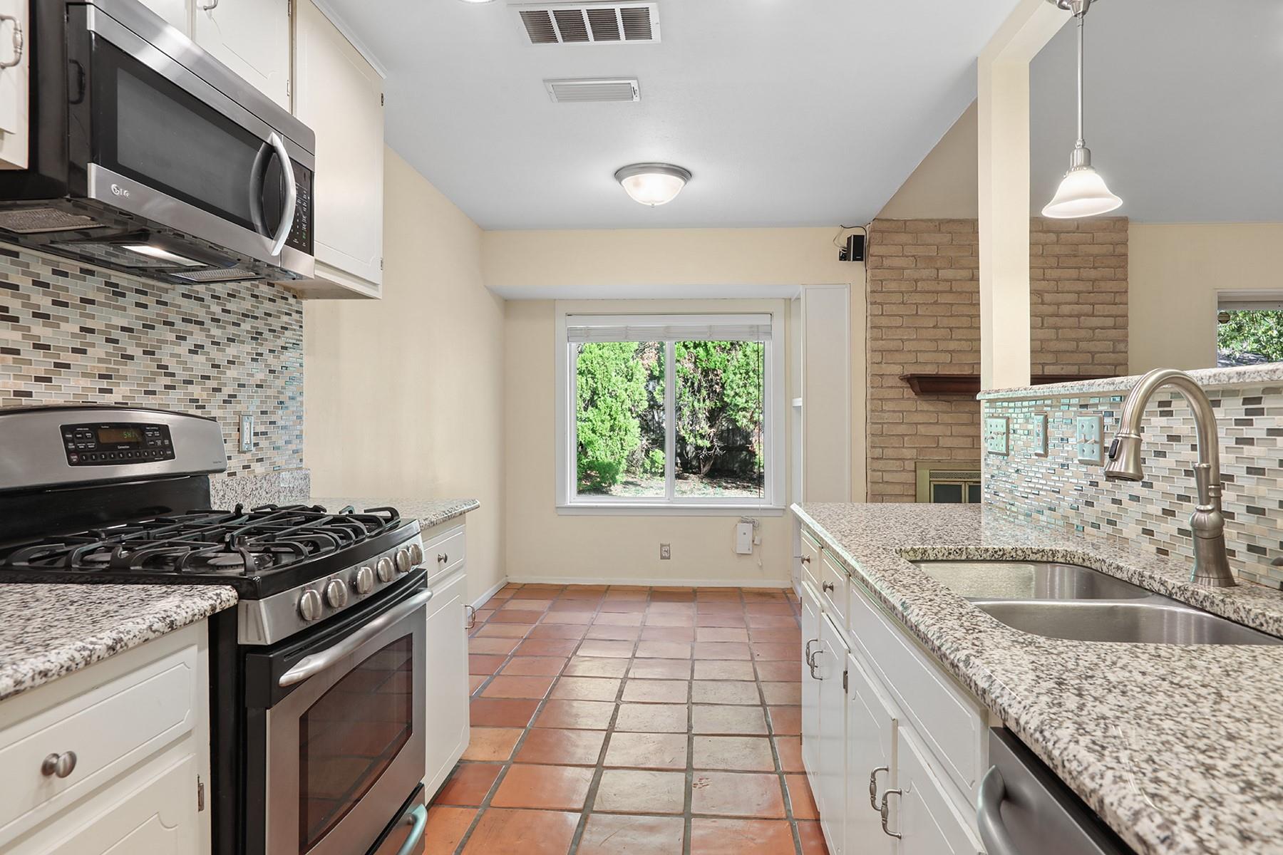 11616 Fast Horse Dr Property Photo 8