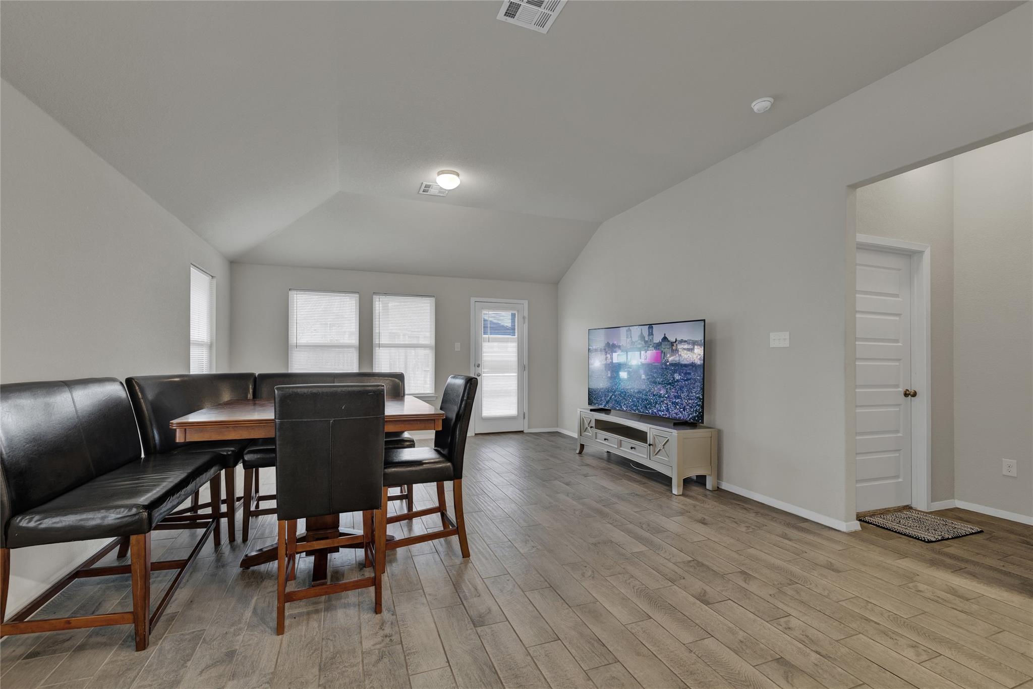 220 Sage Meadows Dr Property Photo 4