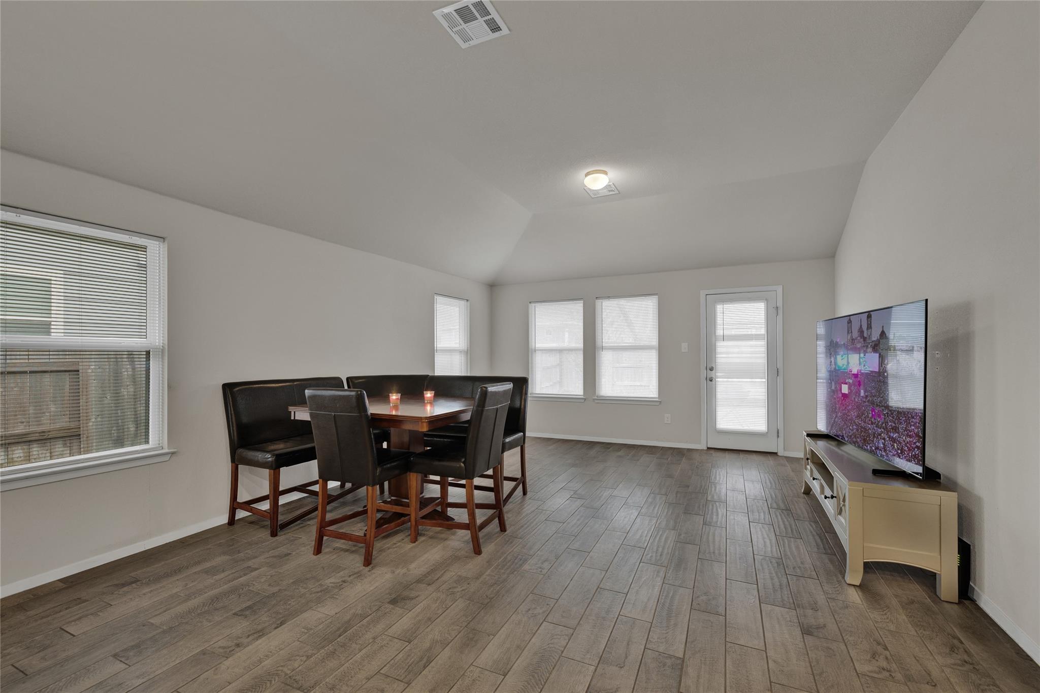 220 Sage Meadows Dr Property Photo 5