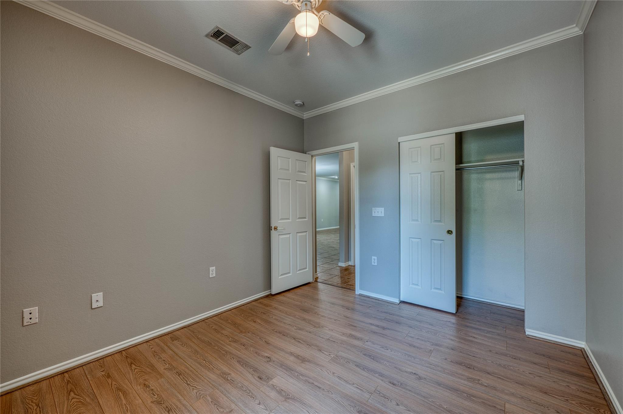 125 Dickens Cir Property Photo 16