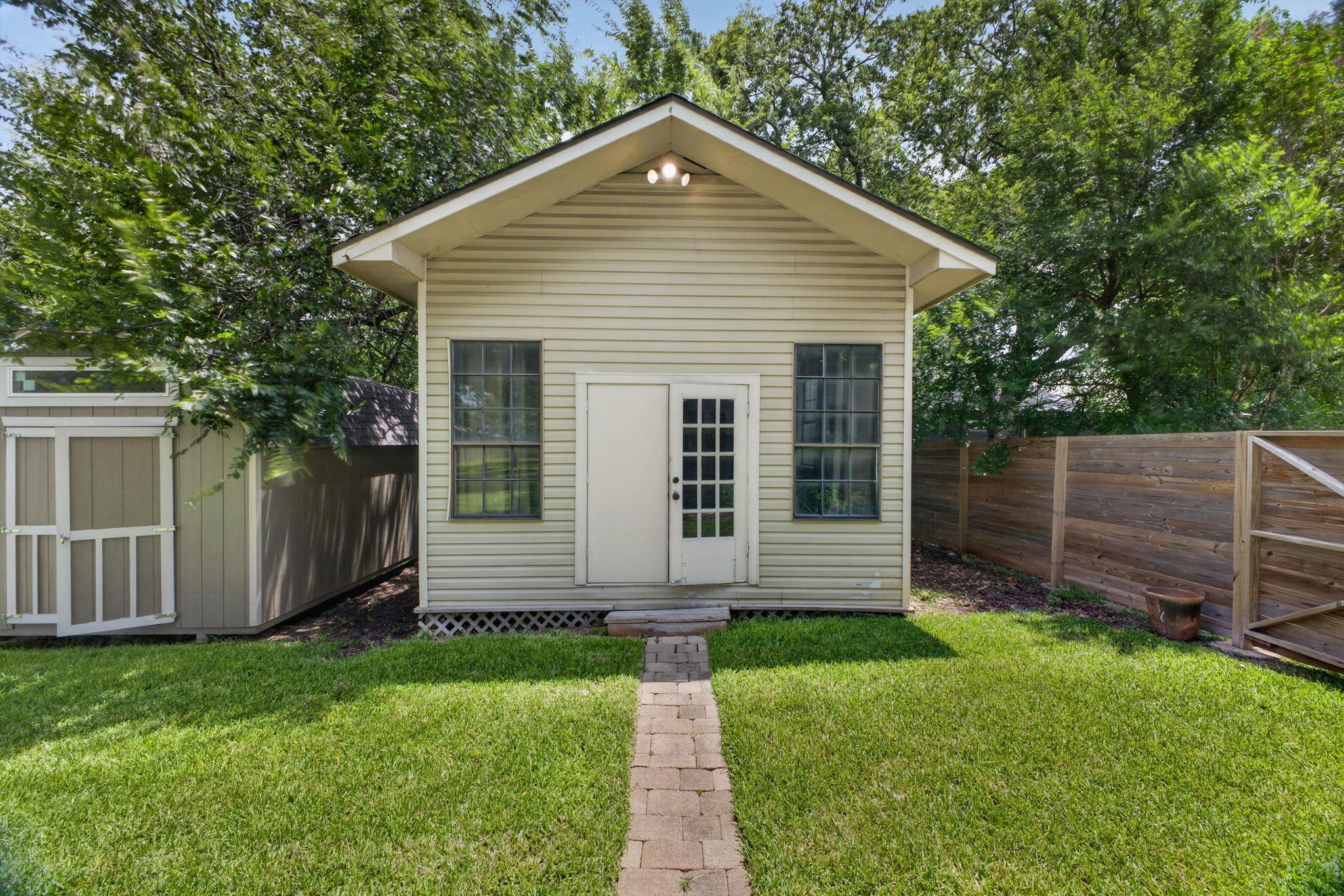 1104 E Liberty Ave Property Photo 33