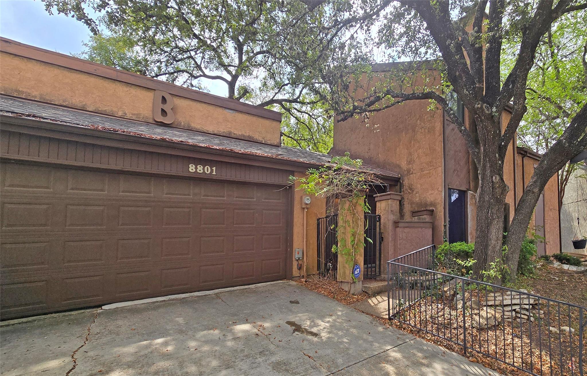 8801 Merion Cir Property Photo 1