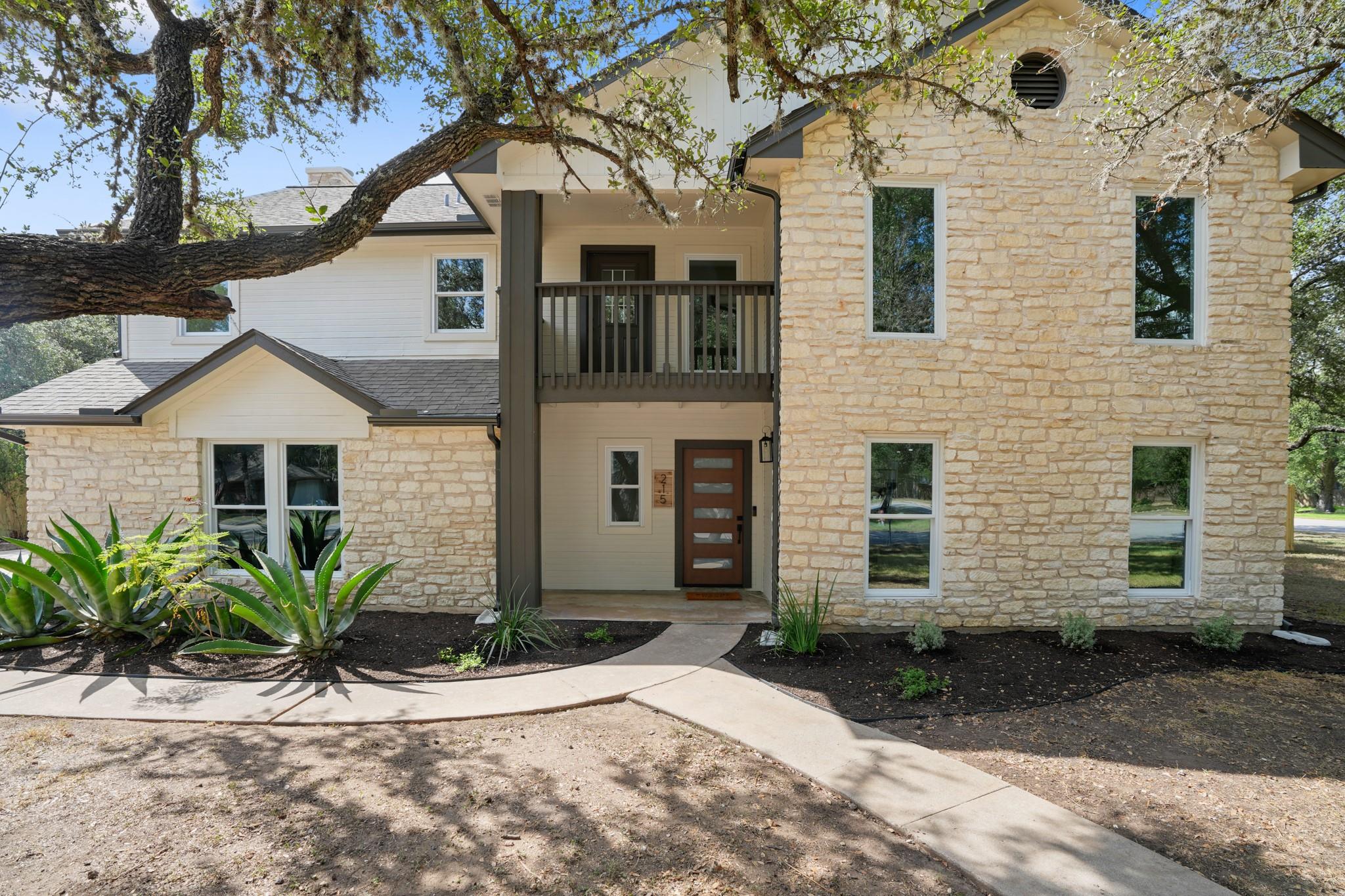 215 Dewberry Cv Property Photo 1
