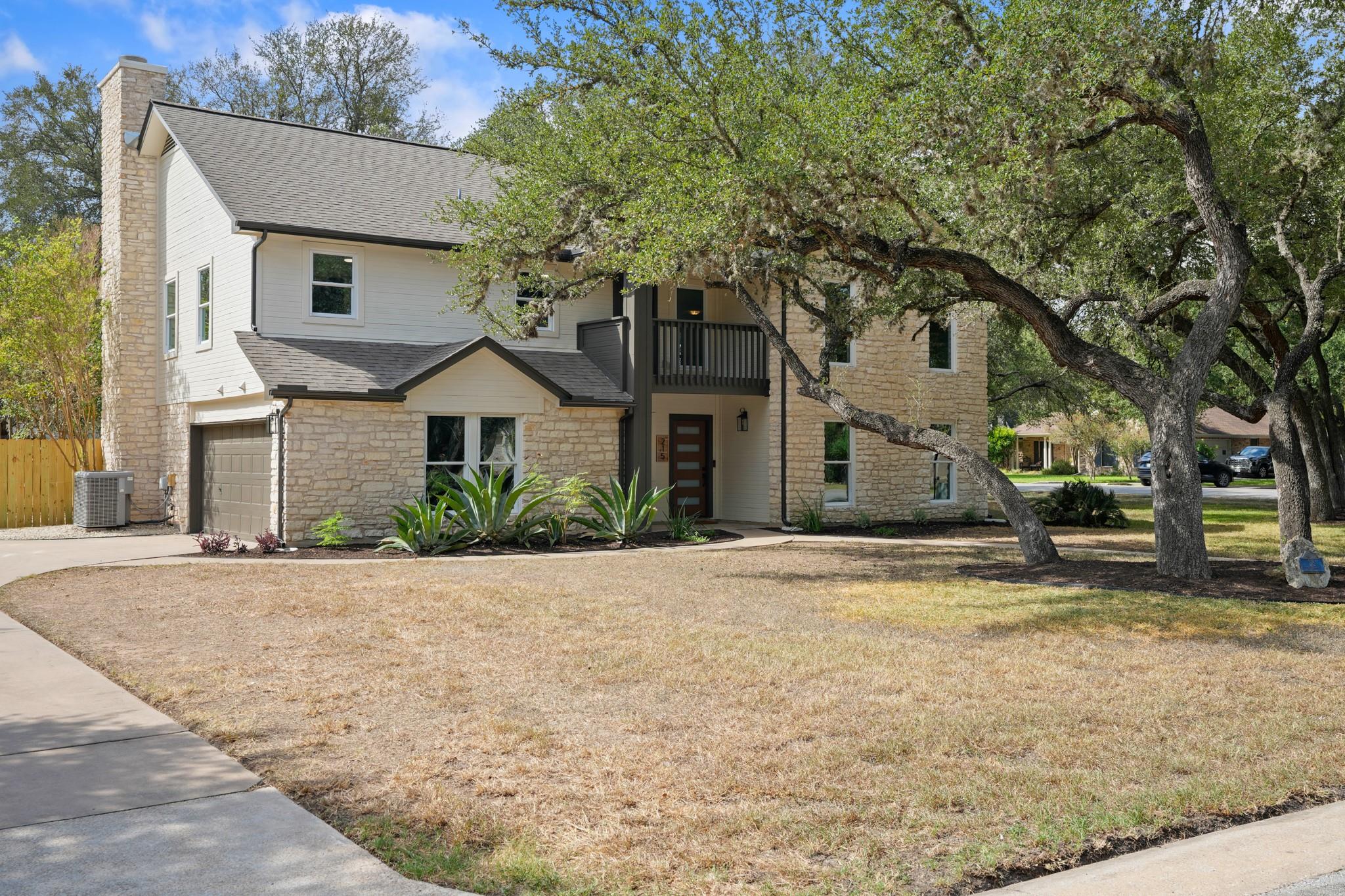 215 Dewberry Cv Property Photo 2