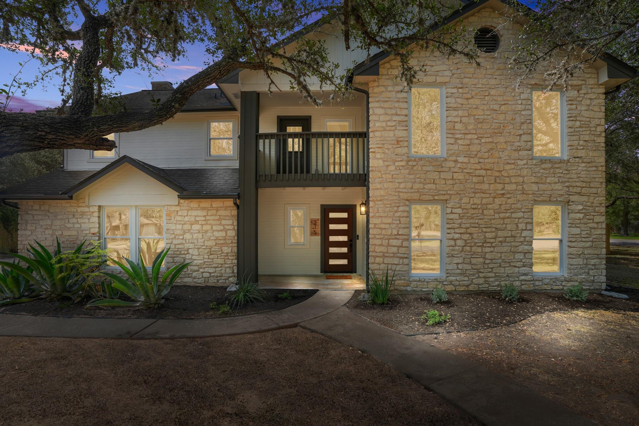 215 Dewberry Cv Property Photo 3