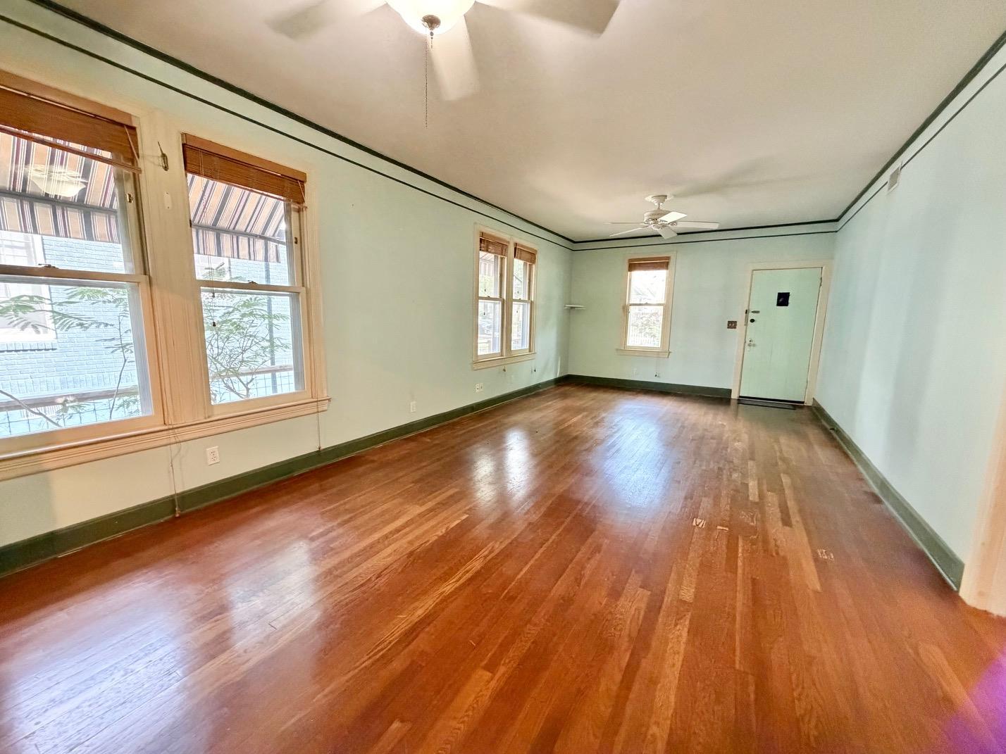 605 Texas Ave Property Photo 2