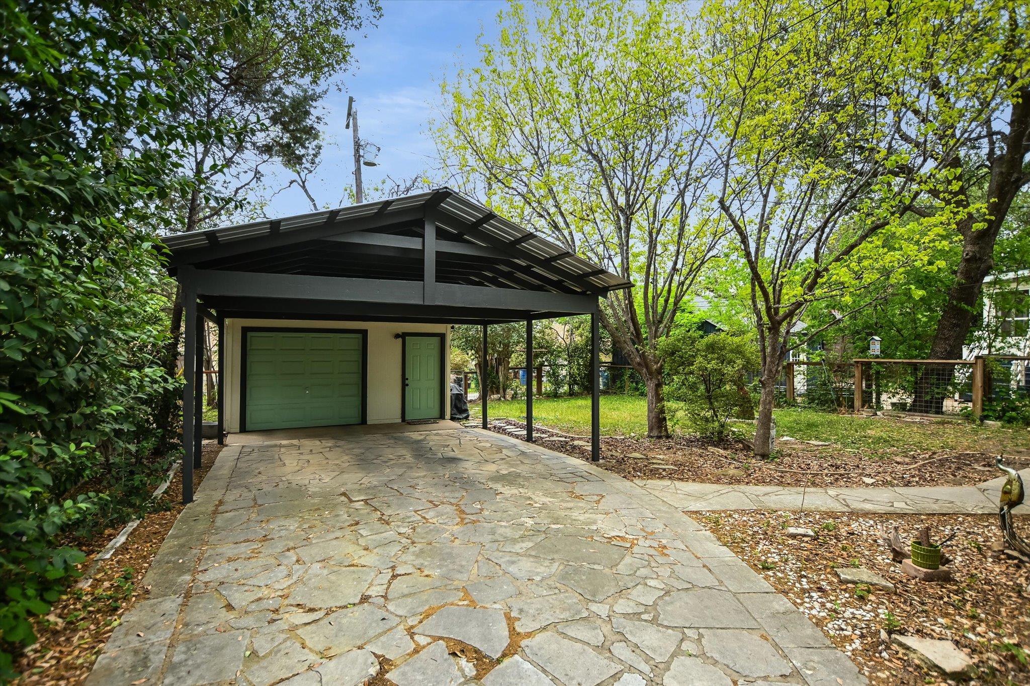 605 Texas Ave Property Photo 14