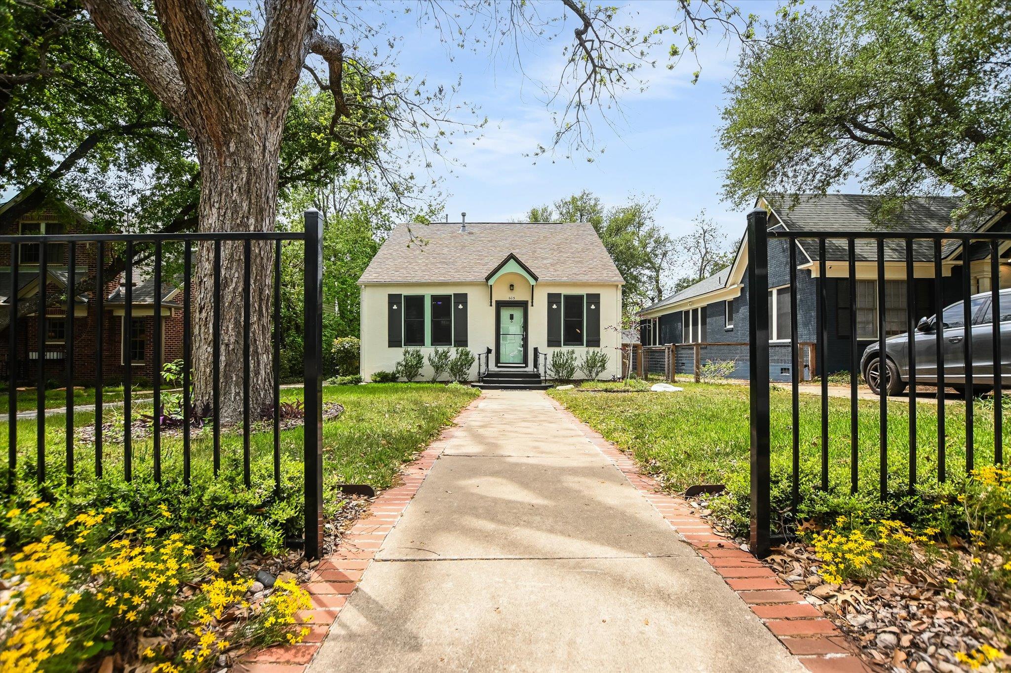 605 Texas Ave Property Photo 17