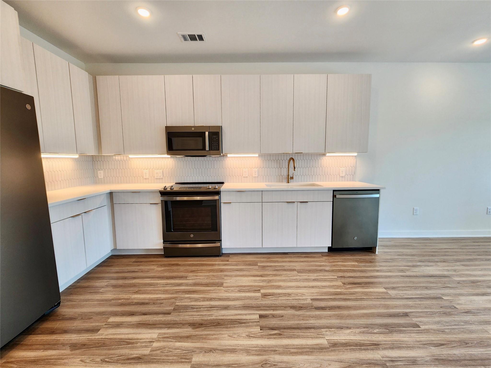 4802 S Congress Ave #208 Property Photo 5