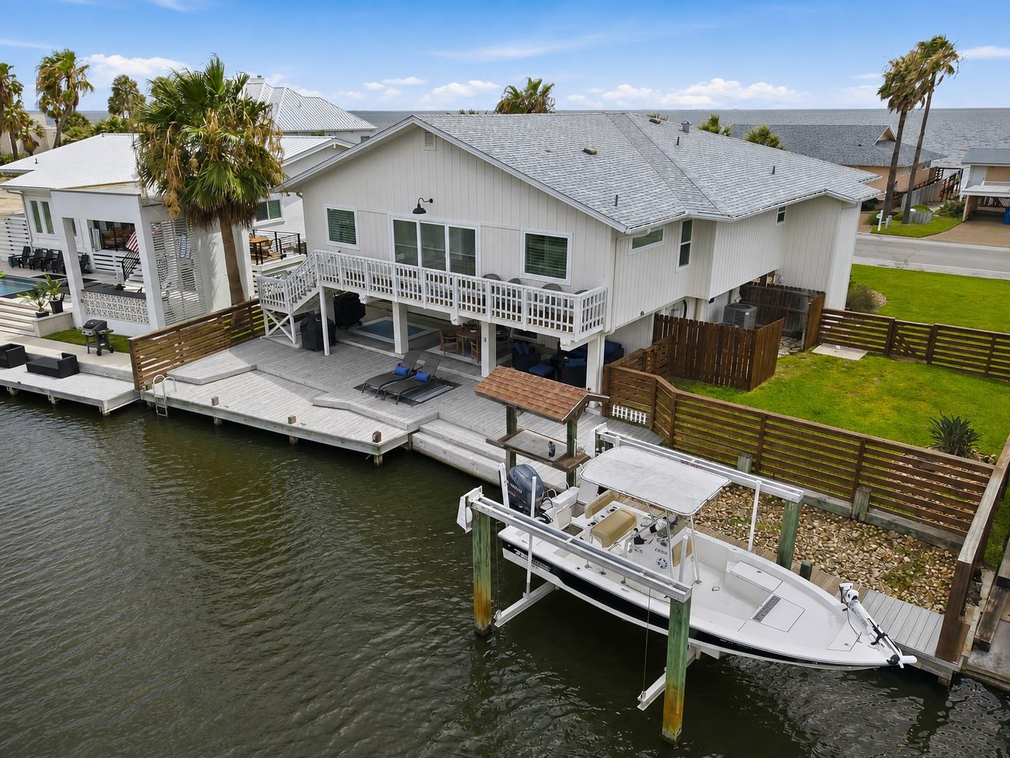 1881 Bay Shore Dr Property Photo 4
