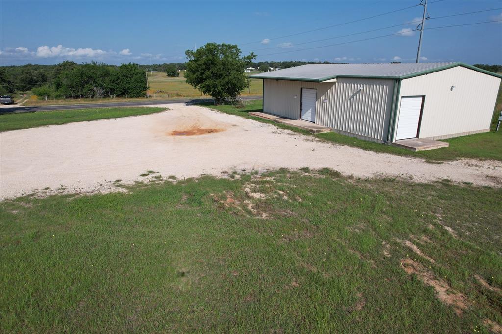 712 N Fm 487 Property Photo