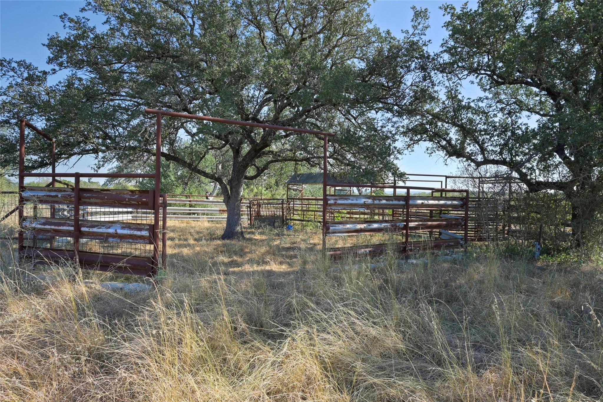 1033 Flying X Rd Property Photo 12