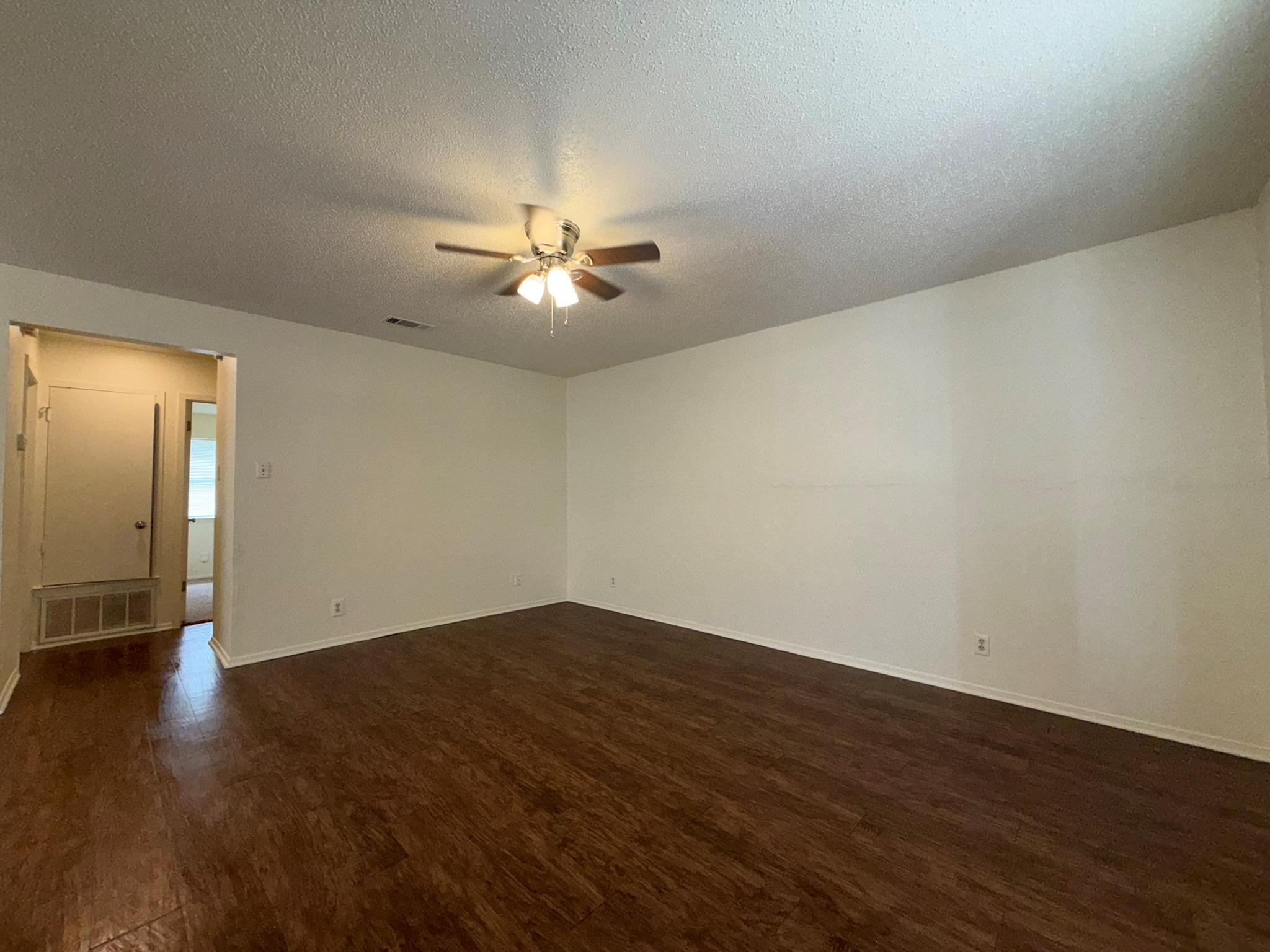 5501 Rose Hill Cir #c Property Photo 4