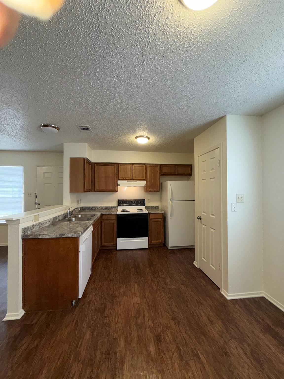 5501 Rose Hill Cir #c Property Photo 5