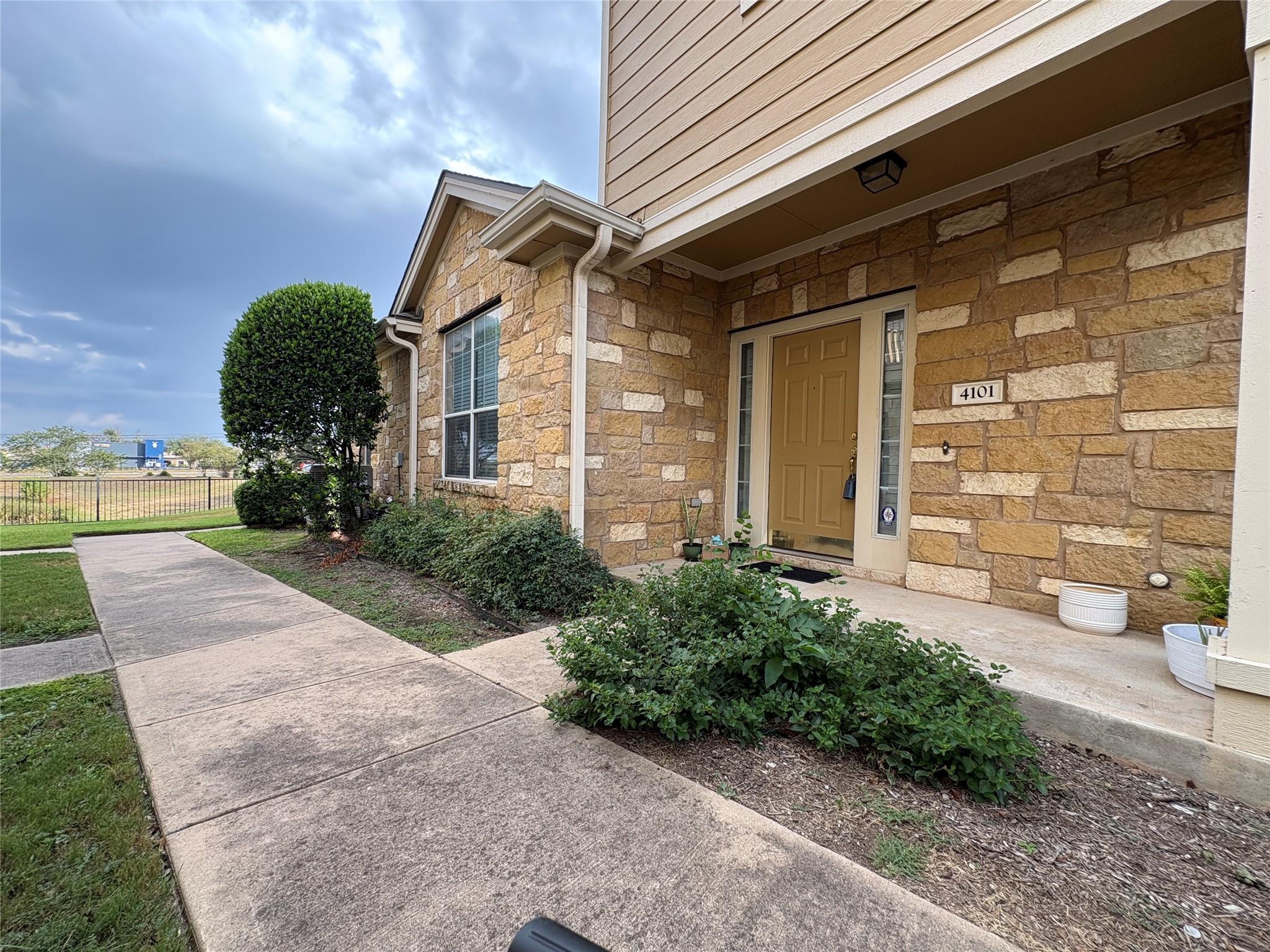 16100 S Great Oaks Dr #4101 Property Photo 1
