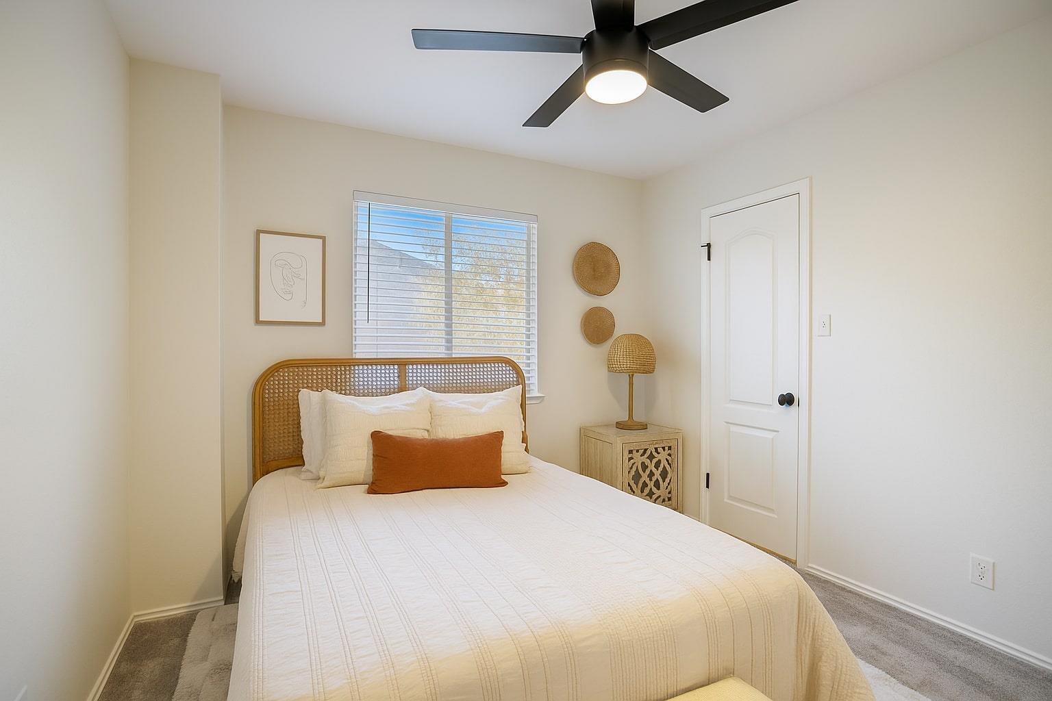 2016 Ravenscroft Dr Property Photo 10