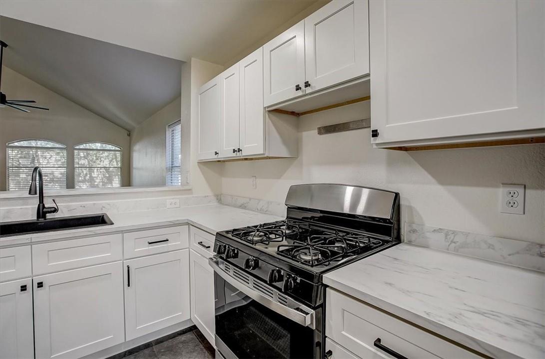 2016 Ravenscroft Dr Property Photo 16