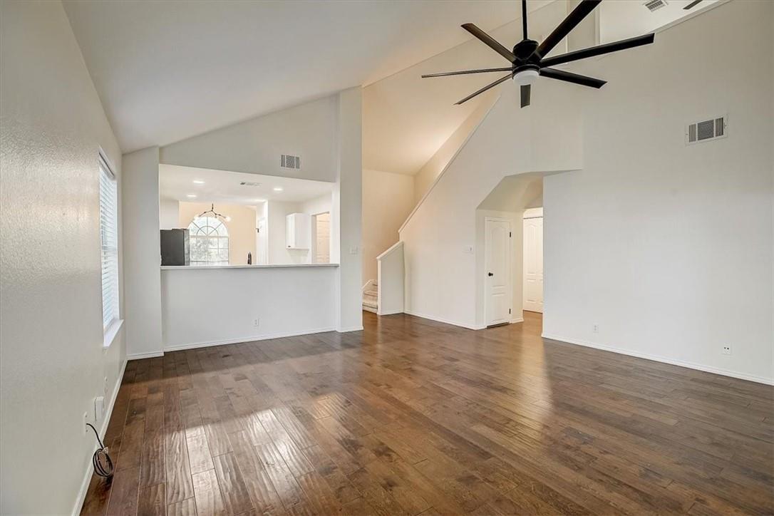 2016 Ravenscroft Dr Property Photo 17