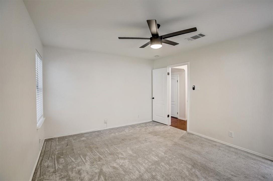 2016 Ravenscroft Dr Property Photo 20