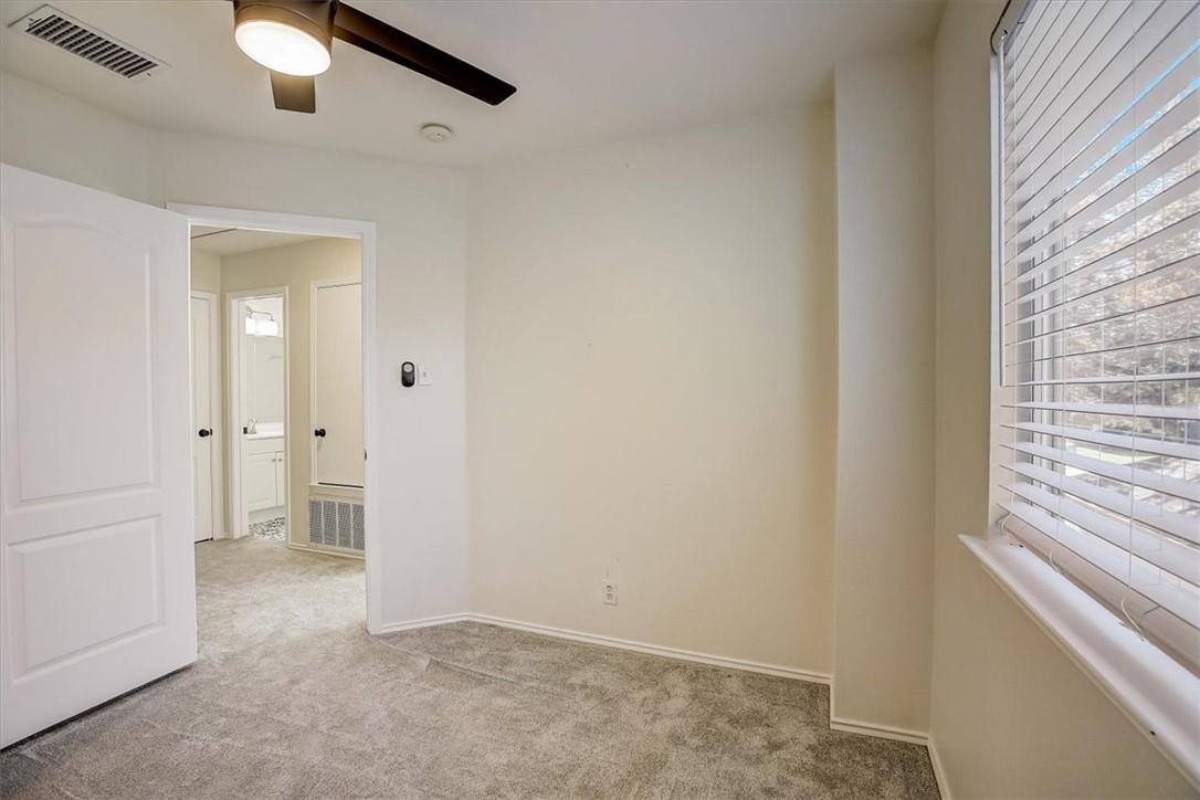 2016 Ravenscroft Dr Property Photo 32
