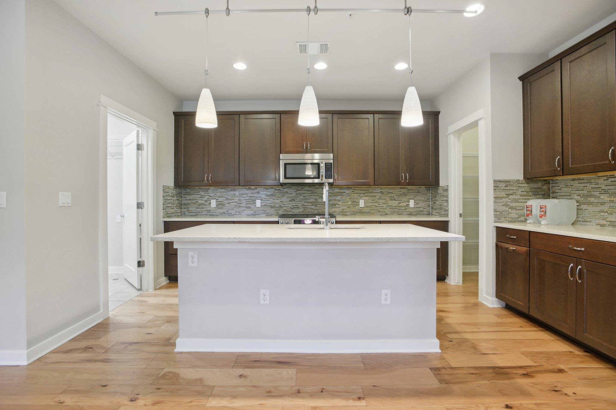4008 Valley View Rd #a Property Photo 6