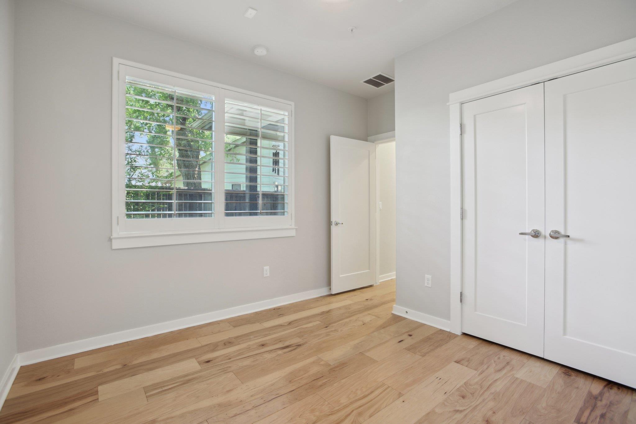 4008 Valley View Rd #a Property Photo 8