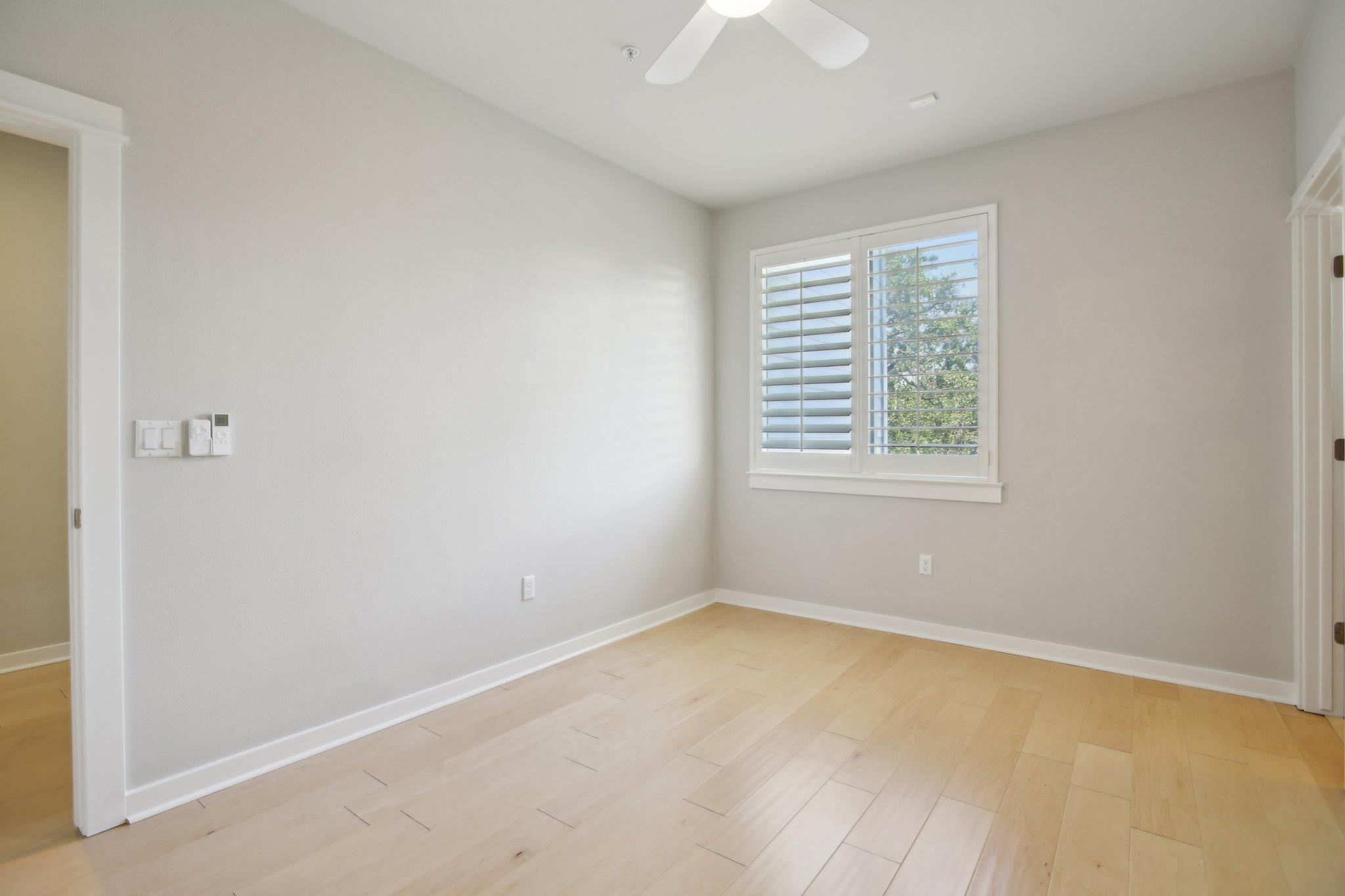 4008 Valley View Rd #a Property Photo 12