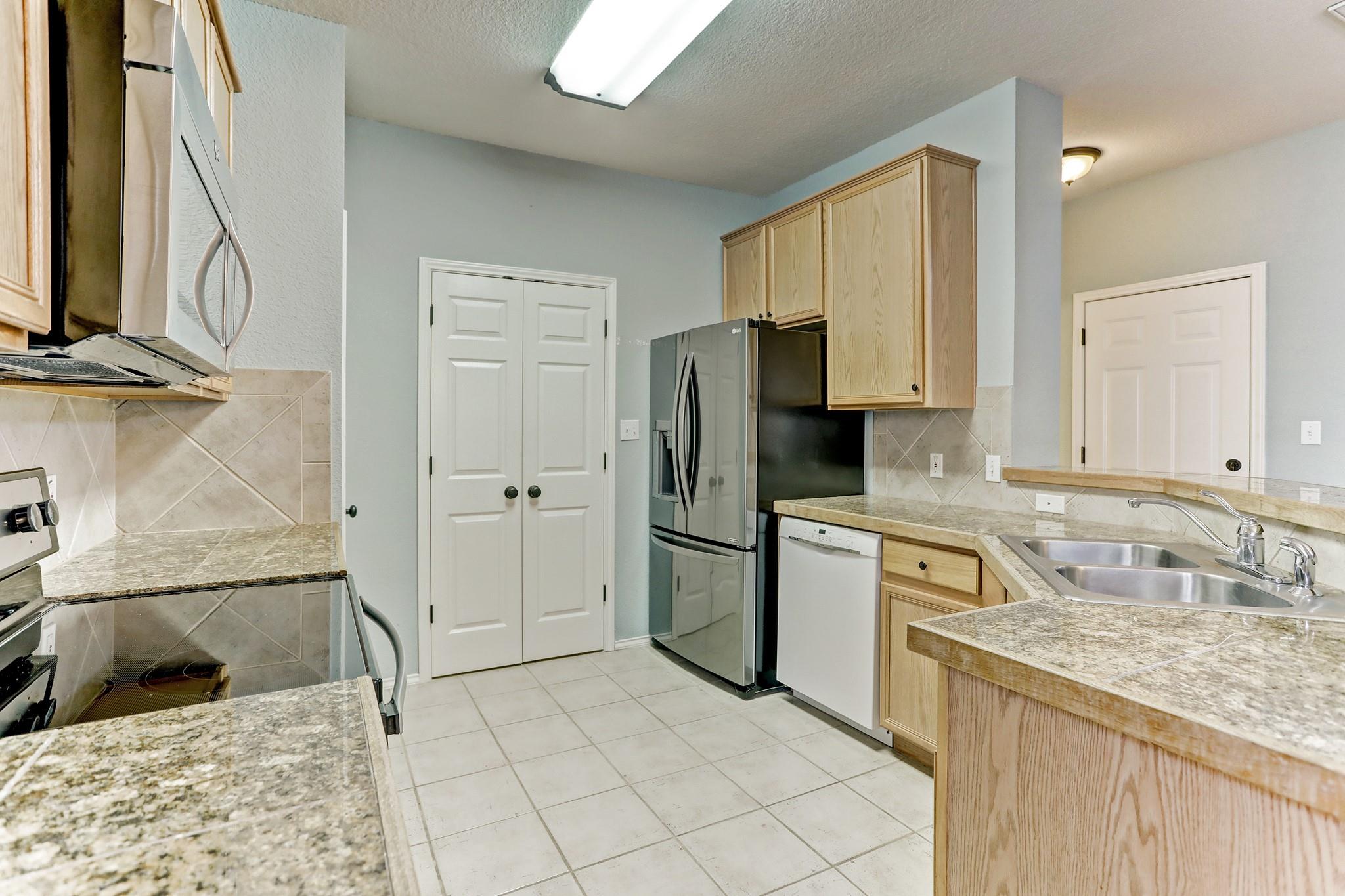 20904 Waterside Dr #3 Property Photo 6