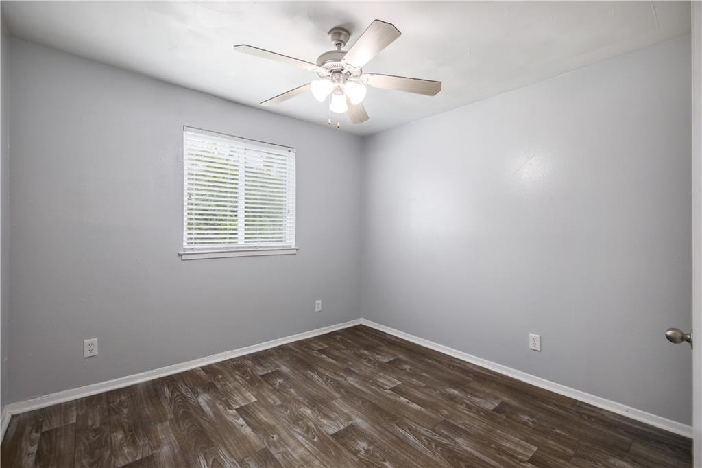 2401 Manor Rd #102 Property Photo 21