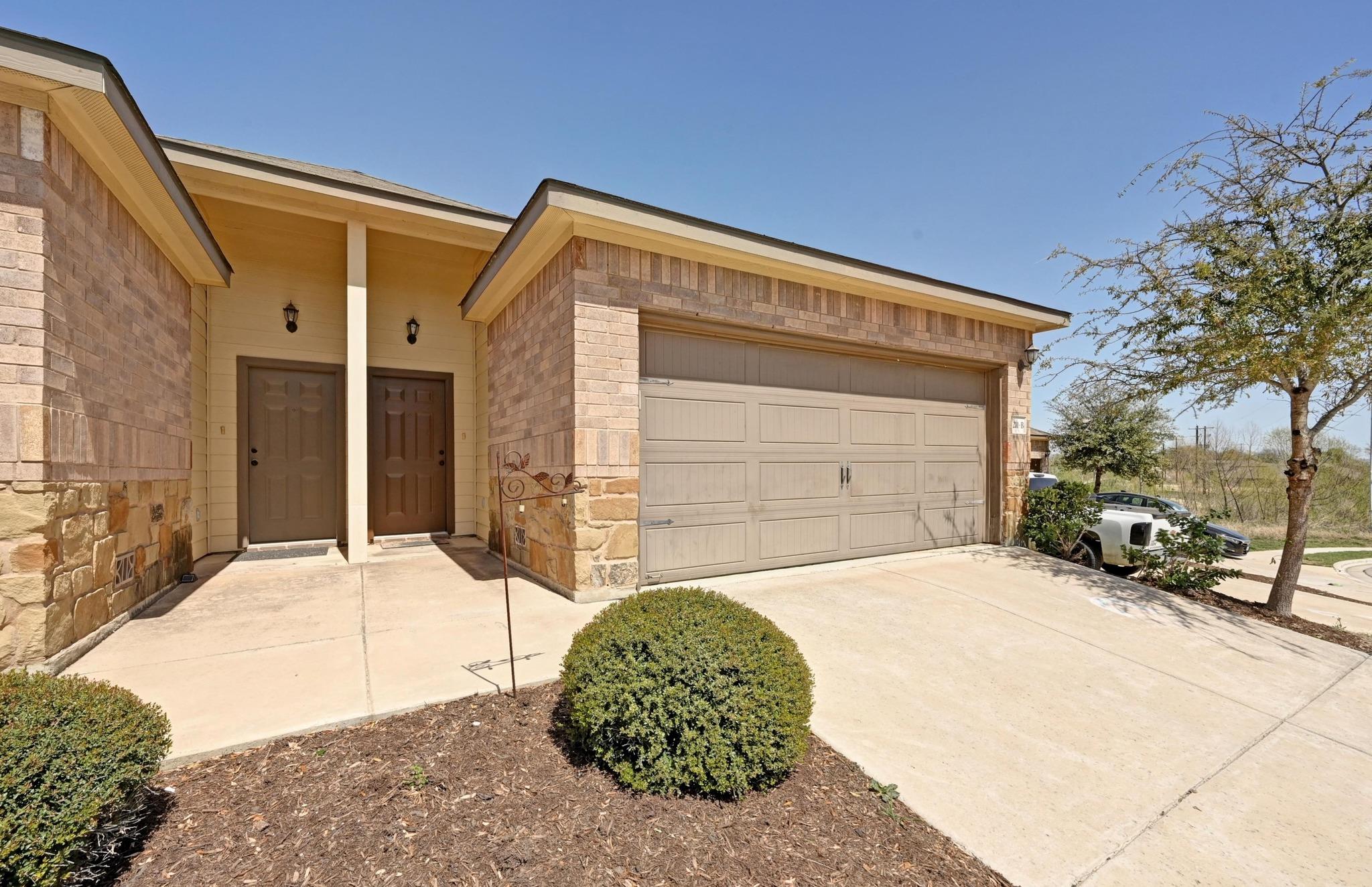 211 Samuel Dr B Property Photo