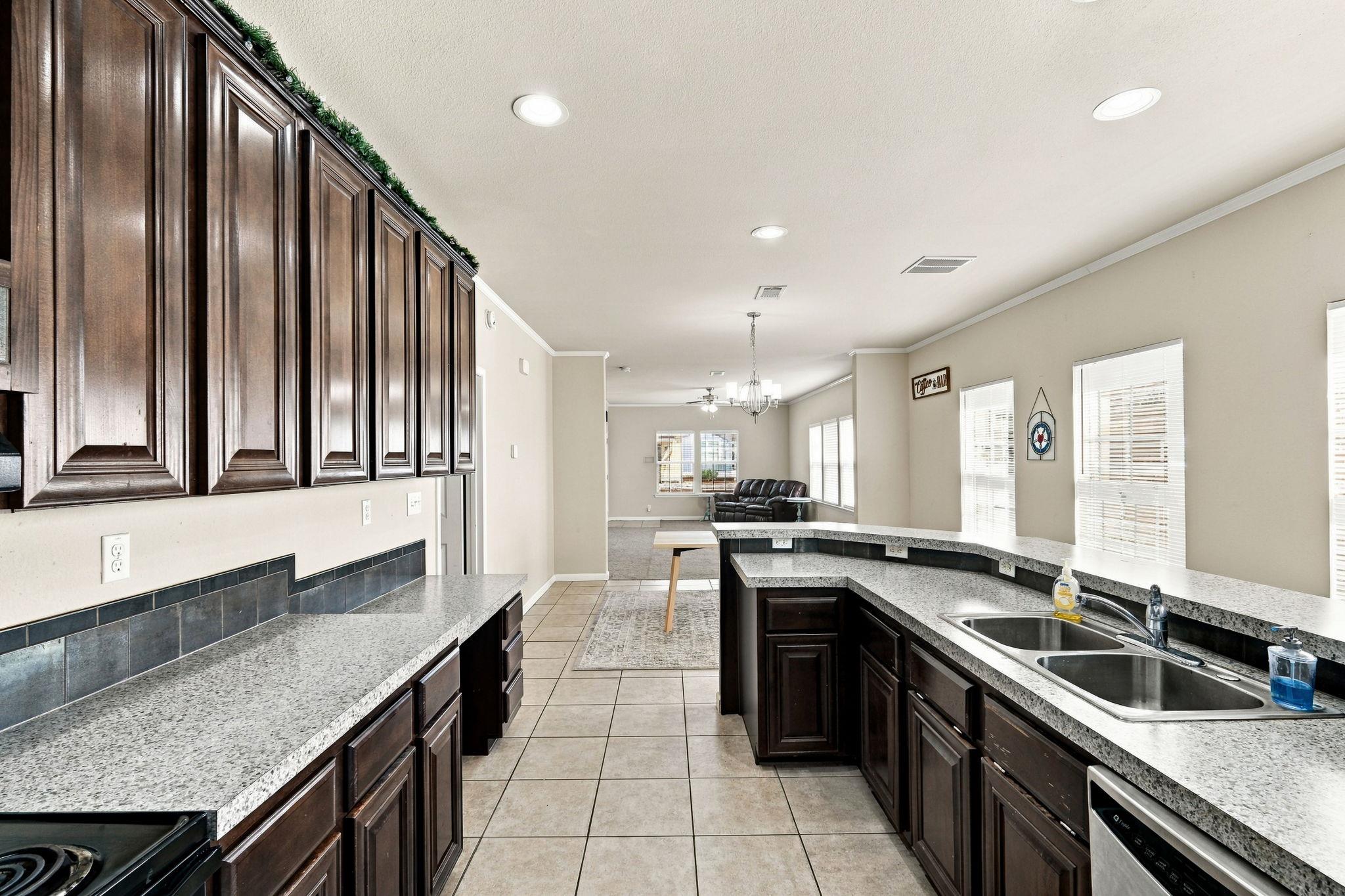 244 Heatherwood Dr #16 Property Photo 12