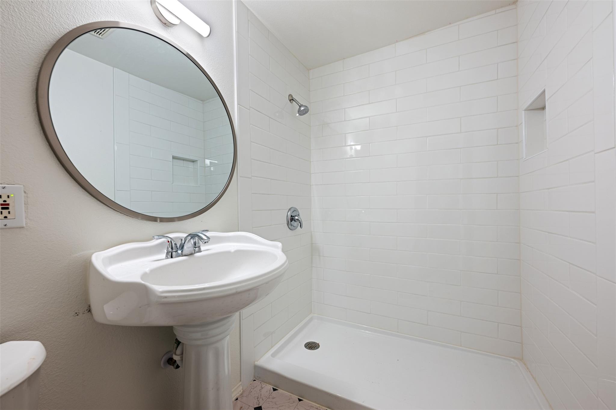 901 Valdez St #1-3 Property Photo 11