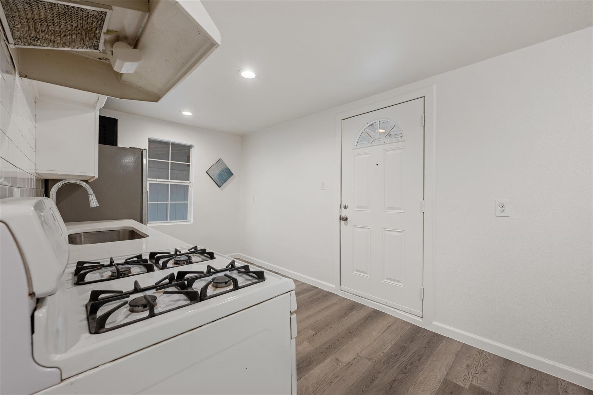 901 Valdez St #1-3 Property Photo 29