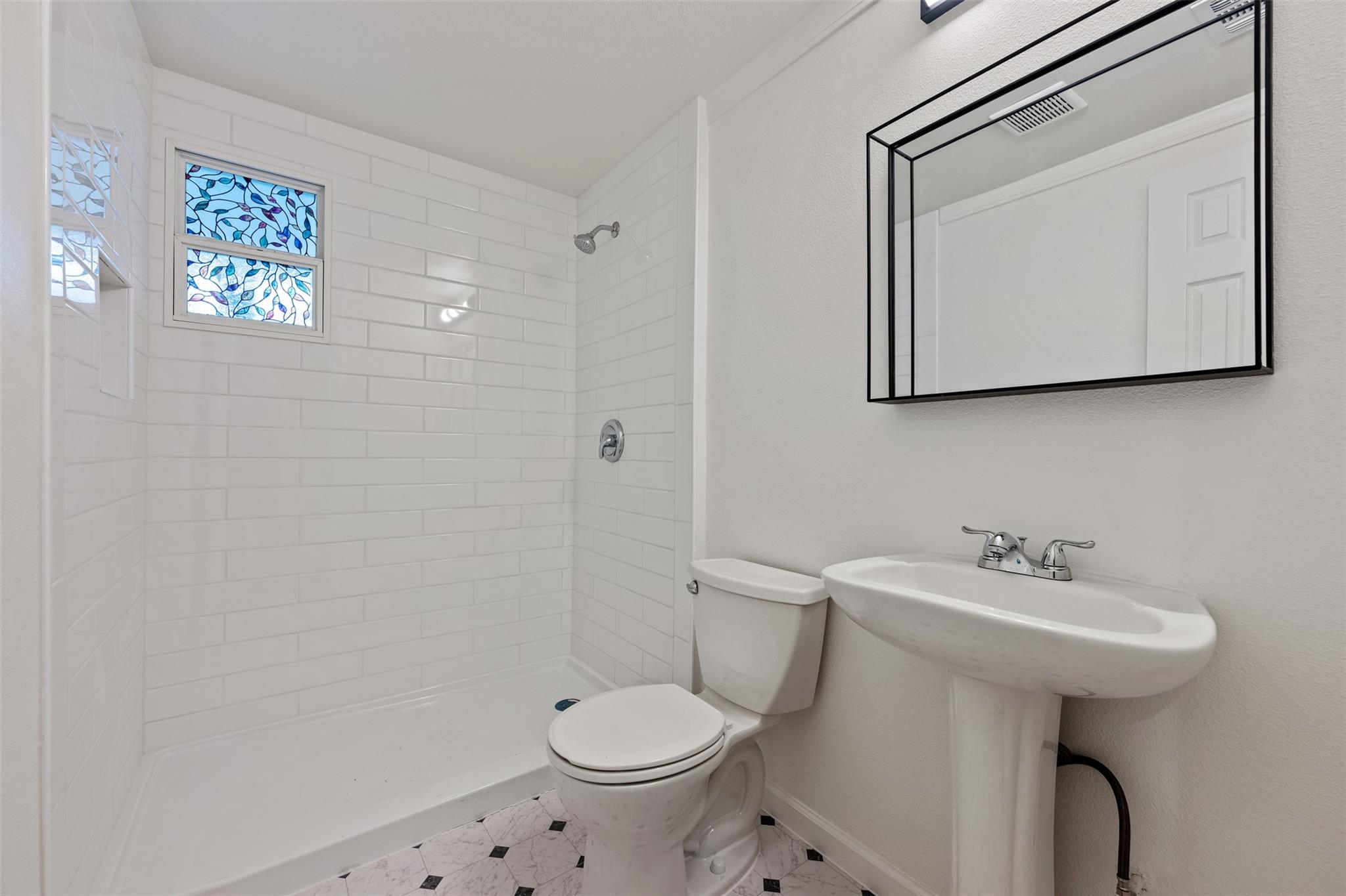 901 Valdez St #1-3 Property Photo 32