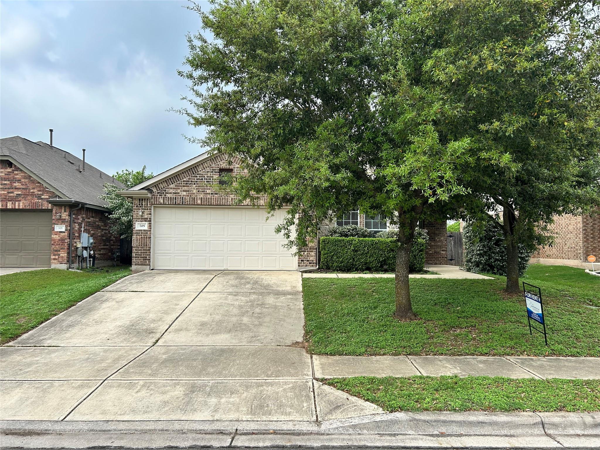 705 Harwood Dr Property Photo
