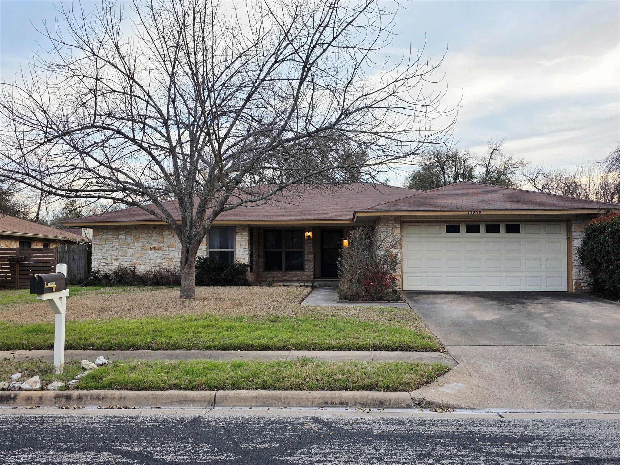 10909 Hillside Oak Lane Ln Property Photo