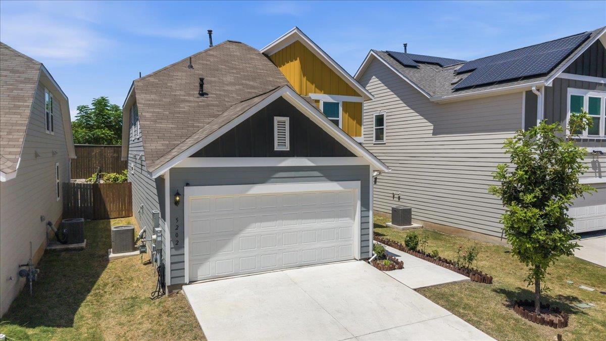 5202 Dimesky Ln Property Photo 2