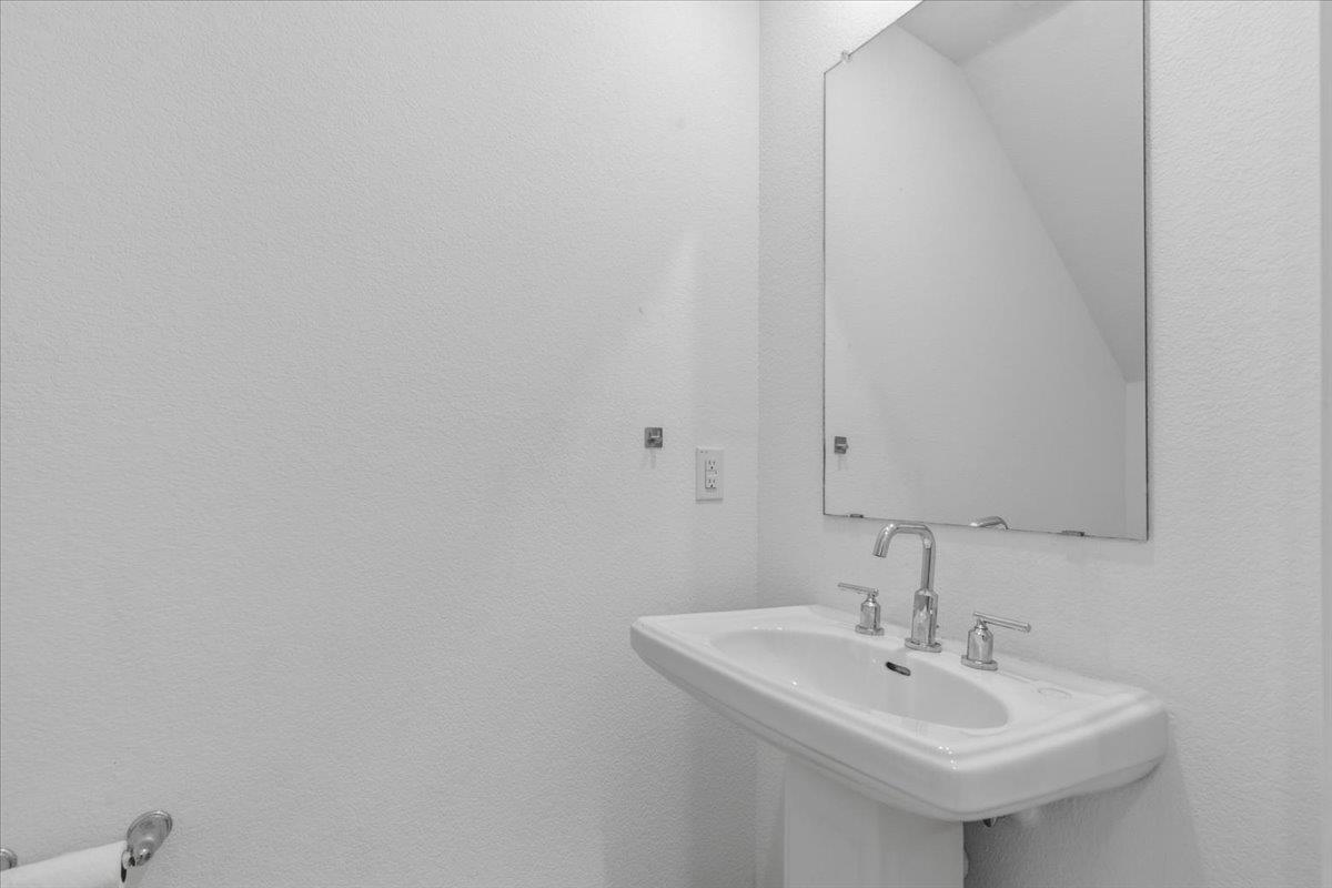 5202 Dimesky Ln Property Photo 31