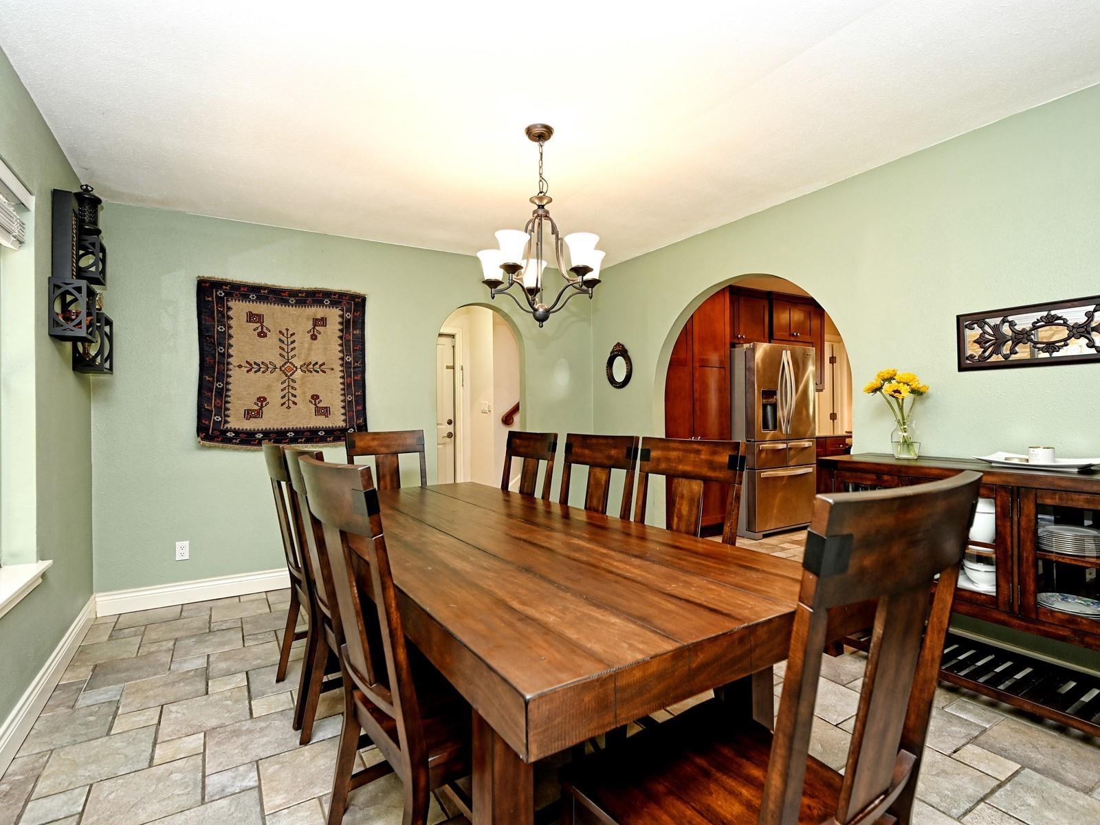 725 Shady Hollow Dr Property Photo 12