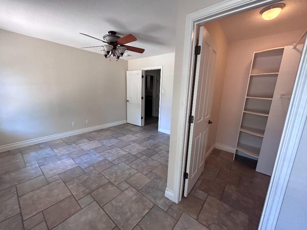 725 Shady Hollow Dr Property Photo 21