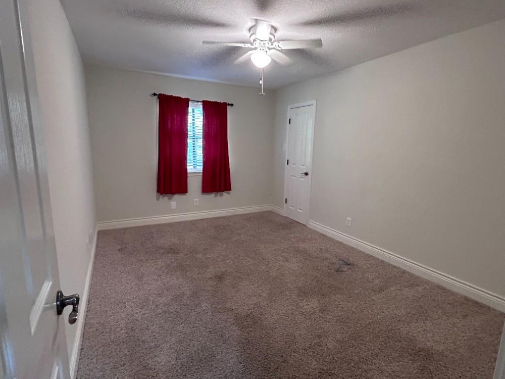 725 Shady Hollow Dr Property Photo 23