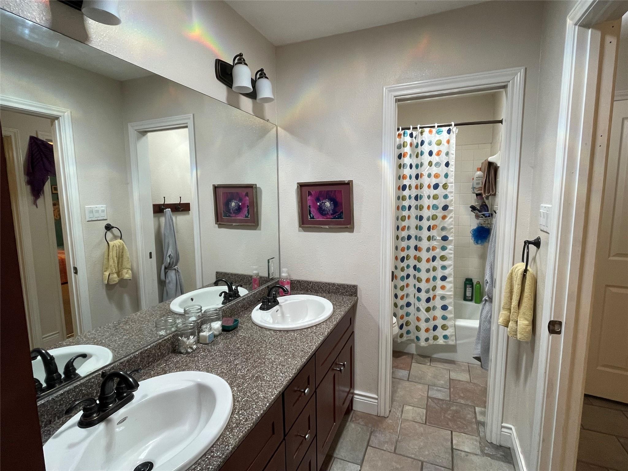 725 Shady Hollow Dr Property Photo 26